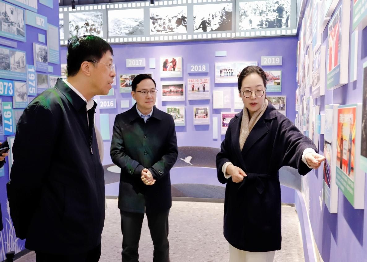 00DDF182AFF9EE8C5BFD820160E_052D63C0_2044B