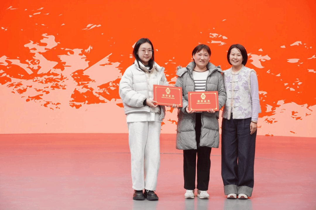 EE6E75D533F663F475A8218DBF3_254E49F5_3EFE1