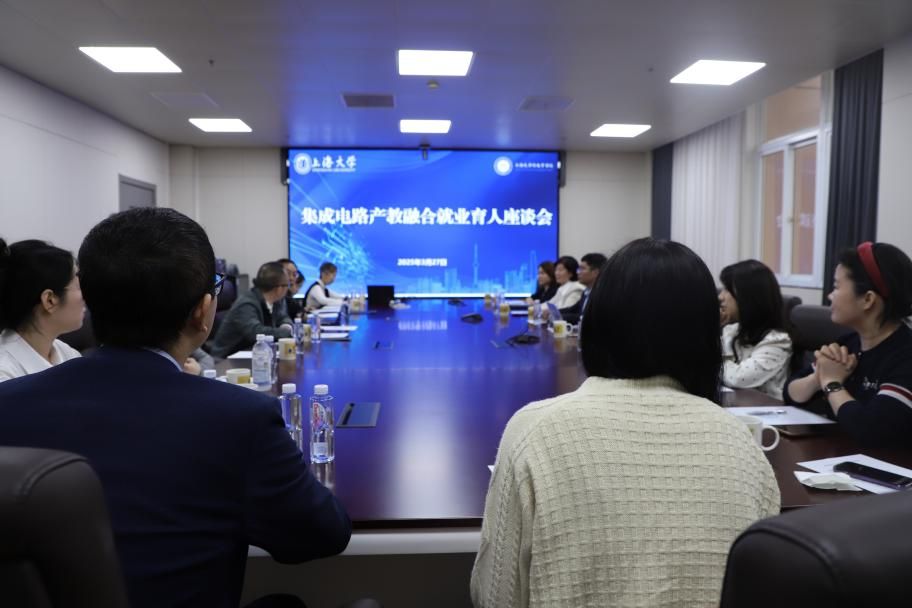 F3FDAA7761020D27BF0F4A94CAF_12D7F426_E833